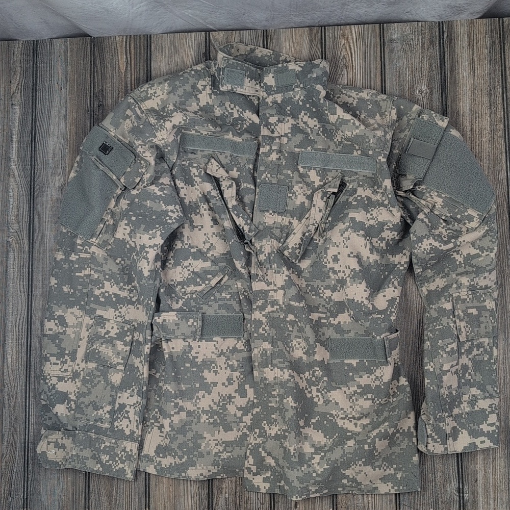 Authentic U.S. Army ACU Digital Camo Field Jacket - UCP Pattern​ Size Medium